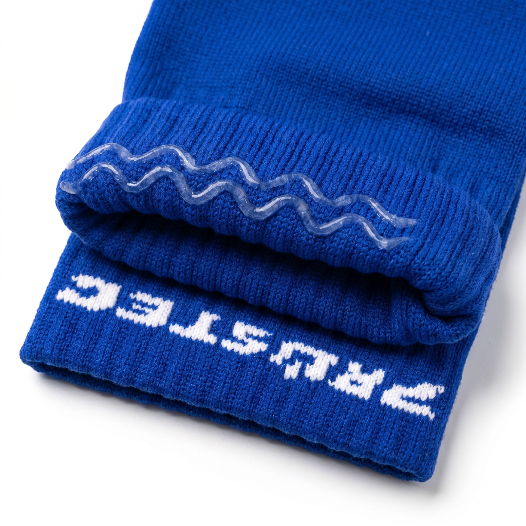 Prostec sock sleeves blauw met siliconen antislip grip-strip in de boord, close-up 