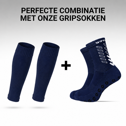 Prostec sock sleeves navy gecombineerd met Prostec gripsokken 