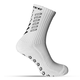 Witte Prostec voetbalsokken grip met zwarte rubberen badges onder de zool, op witte achtergrond #kleur_wit