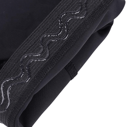 Detail van zwarte Prostec Ingebouwde Scheenbeschermer sleeve met siliconen anti-slip binnenrand, een must-have
